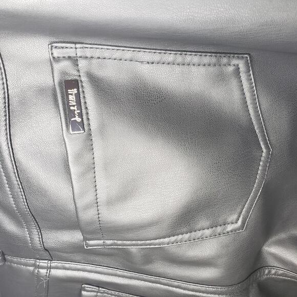 Joseph Ribkoff Women's 6 Black Faux Leather Tapered Leg Pants (1772) - Picture 4 of 6